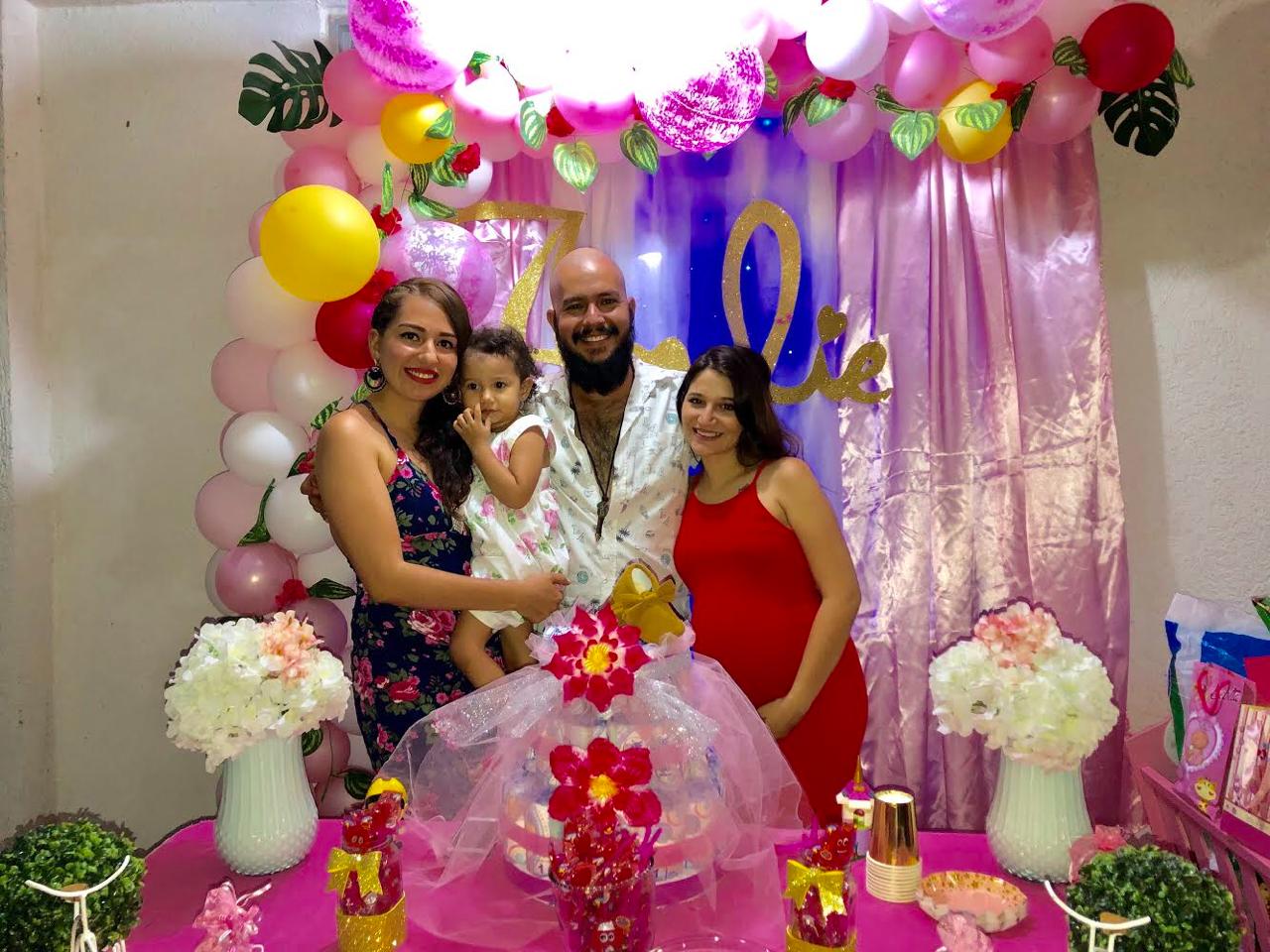 Paula Gaitán, tía; Emily Suaza, León Valderrama y María José Restrepo.